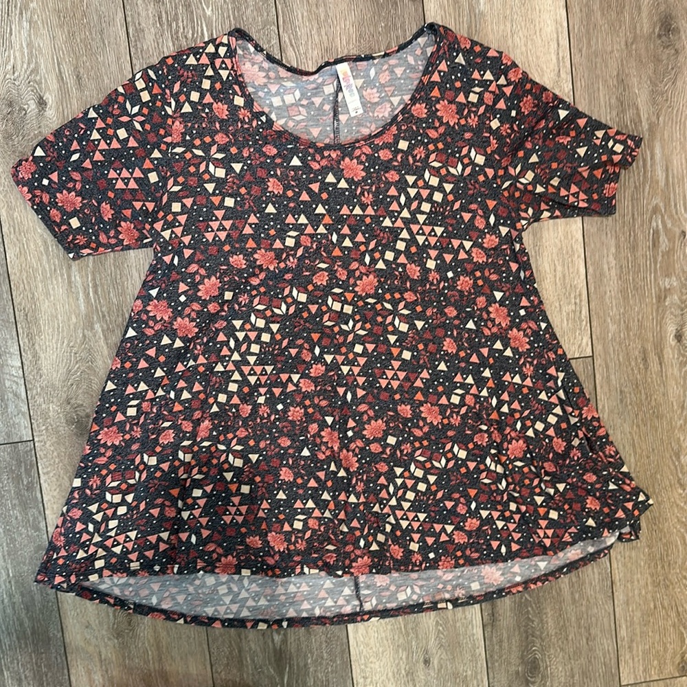 LulaRoe top
